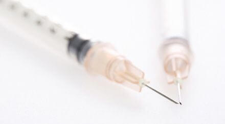 通常より細い針を使用