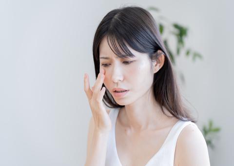 目の下の脱脂（クマ取り）は危険？失明・凹み・再発のリスクと失敗を防ぐ専門医の対策を解説