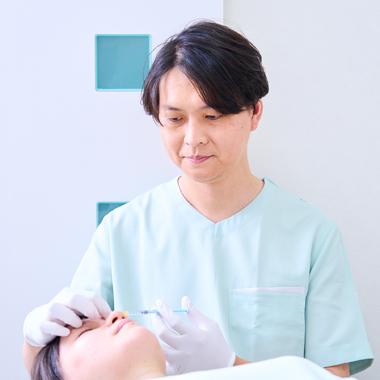 外薗先生施術風景