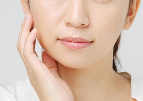 貴族手術はほうれい線が目立たなくなる！人工真皮？脂肪注入？どれがおすすめ？