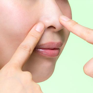 毛穴を無理に押し出さない
