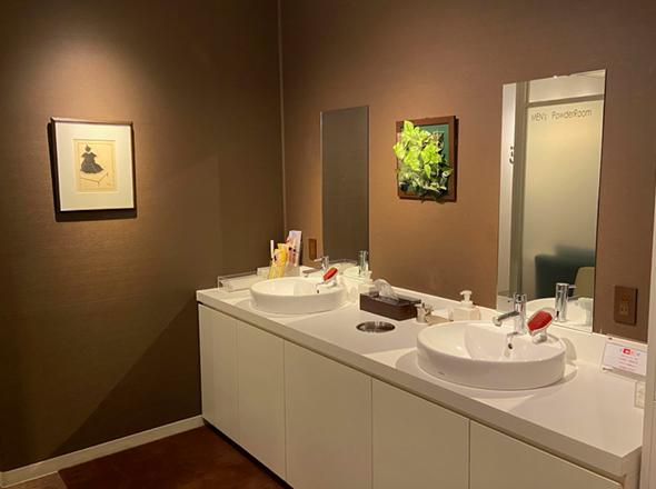 男性用パウダールーム