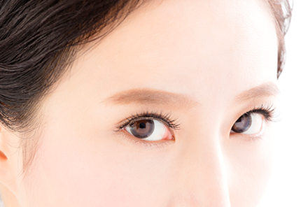 眉下切開法の施術前と施術後